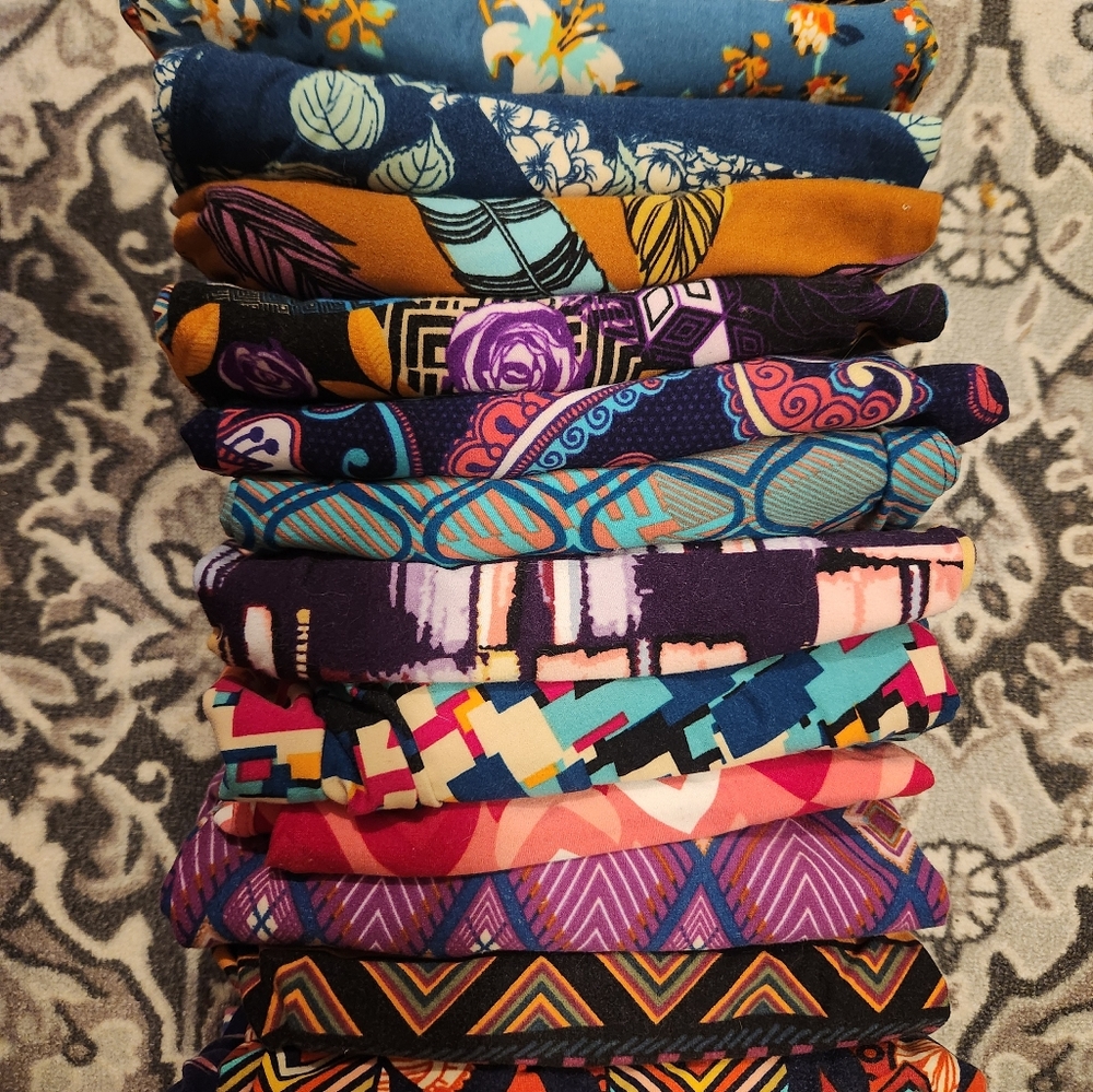 LulaRoe Tall& Curvy Leggings